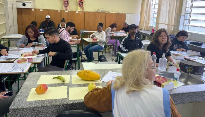  Língua sem fronteiras: estrangeiros superam barreiras para aprender português